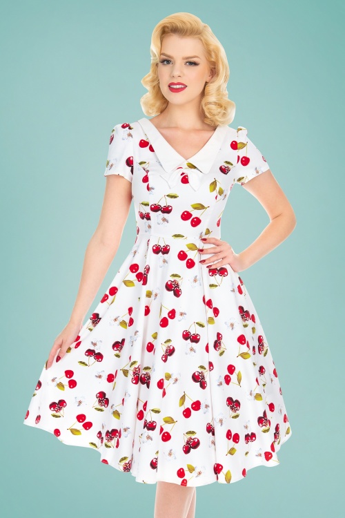 Hearts & Roses - Cherry On Top Swing Dress Années 50 en Blanc
