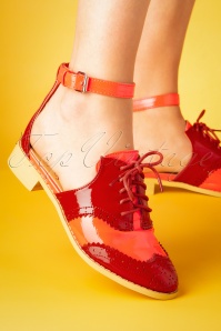 Banned Retro - 60s Ghostly Heart Brogues in Peach and Red  2