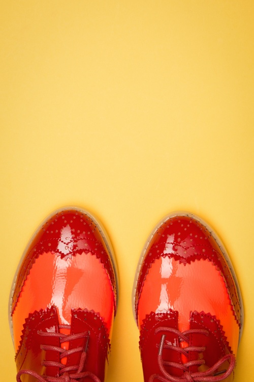 Banned Retro - 60s Ghostly Heart Brogues in Peach and Red  3