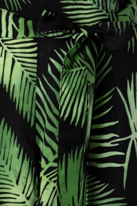 Sugarhill Brighton - Millie Palm Batik Cropped Jumpsuit Années 70 en Noir et Vert 5
