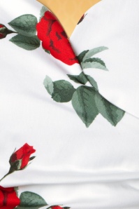 Vintage Diva  - The Bombshell Pencil Dress en Roses Rouges sur Fond Blanc 7