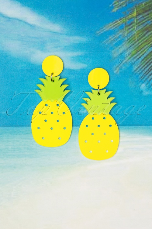 Collectif Clothing - 60s Winnie Pineapple Earrings in Yellow