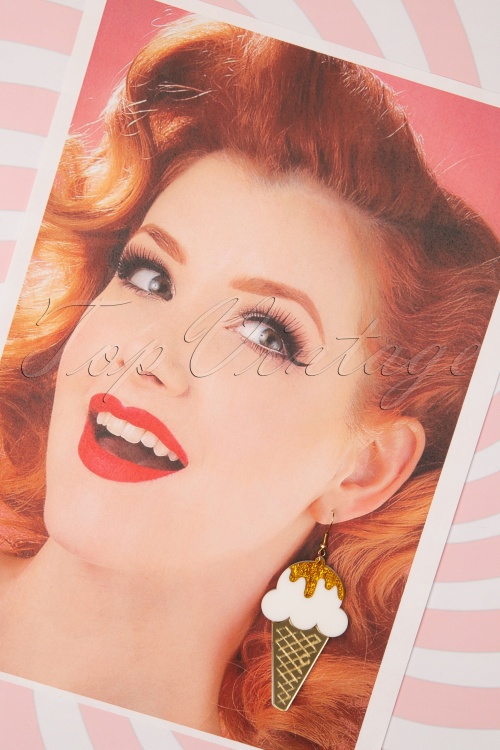 Collectif Clothing - 50s Sonny Ice Cream Earrings in White and Gold 2