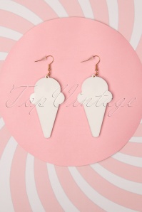 Collectif Clothing - 50s Sonny Ice Cream Earrings in White and Gold 3