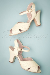Miss L-Fire - 50s Beatriz Leather Sandals in Cream 2