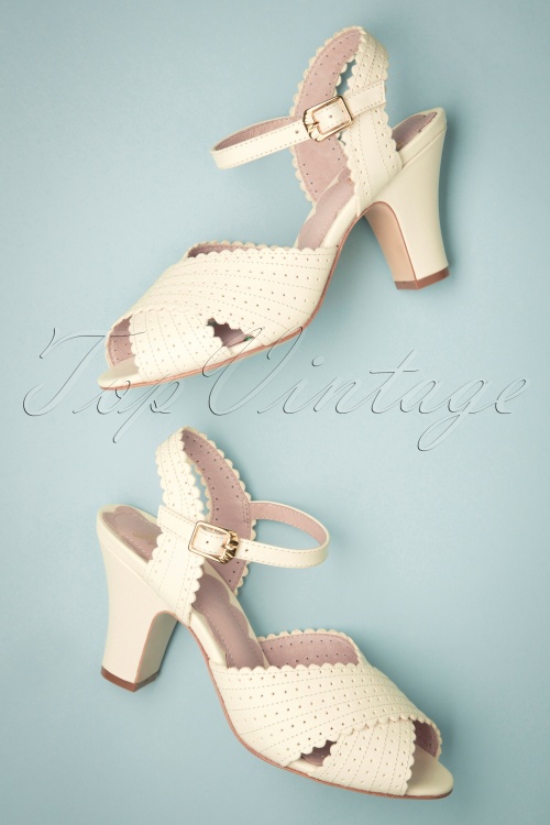 Miss L-Fire - 50s Beatriz Leather Sandals in Cream 2
