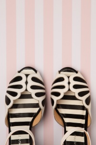 Lola Ramona - 20s Ava Fly Sandals in Black and White 2