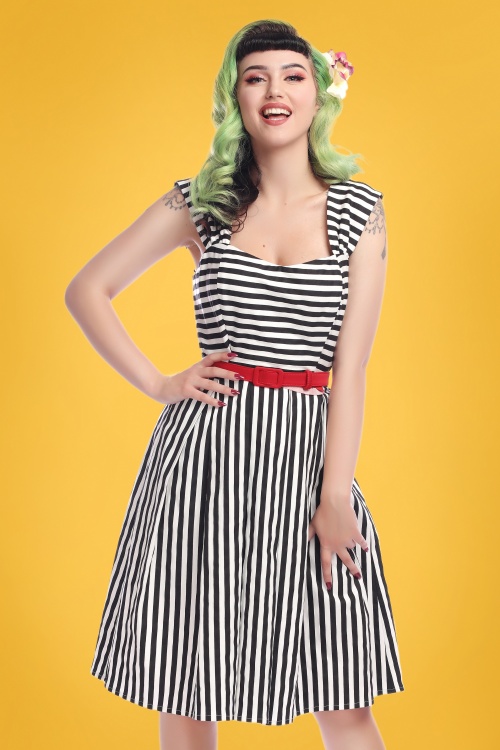Collectif Clothing - Jill Striped Swing Dress Années 50 en Noir et Blanc 2