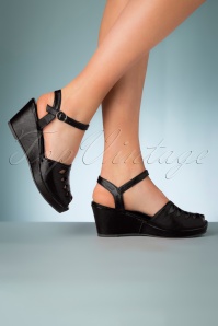 Lulu Hun - 60s Lily Wedge Sandals in Black 3