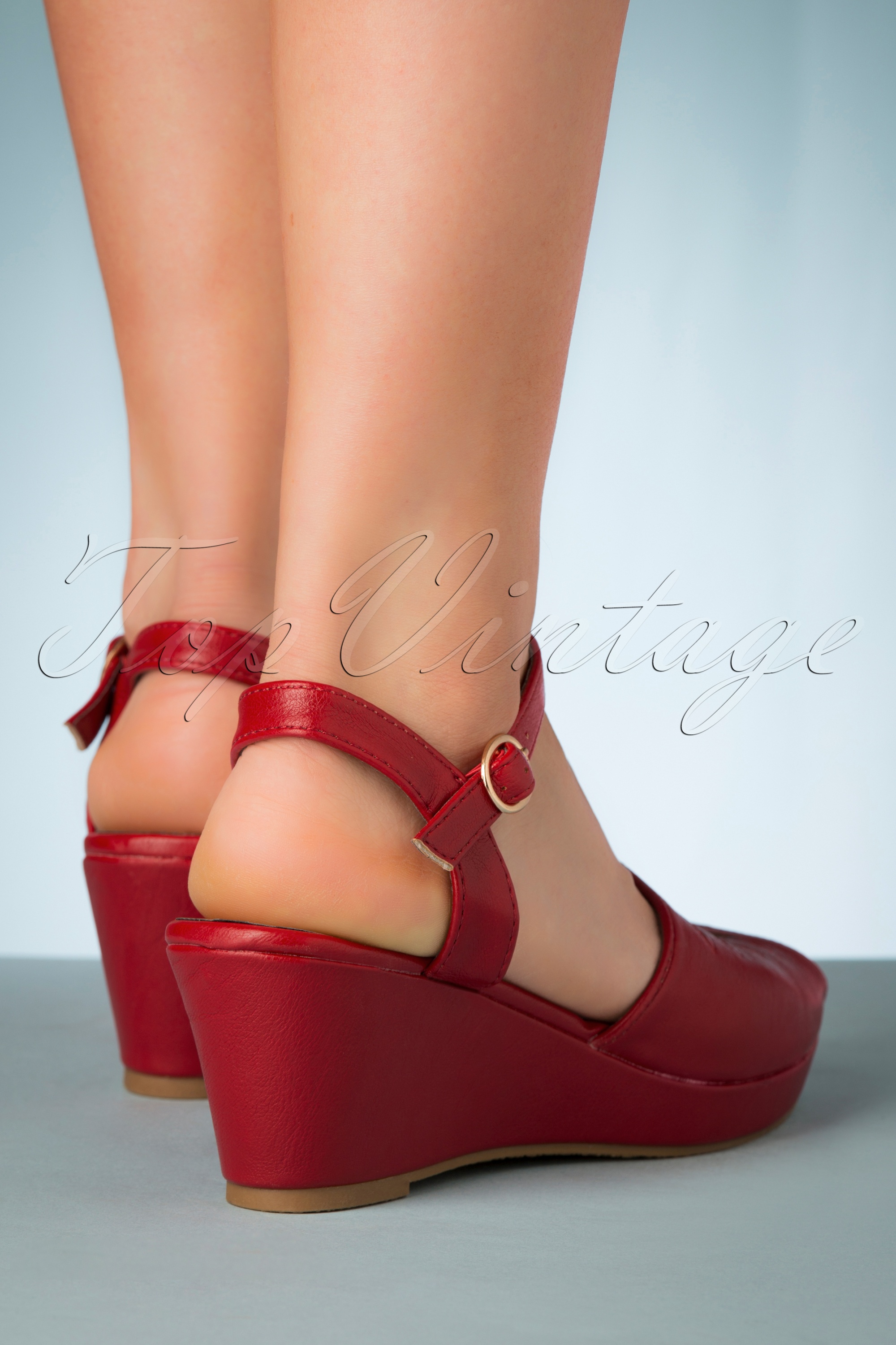 Lulu Hun 60s Lily Wedge Sandals in Red | Topvintage