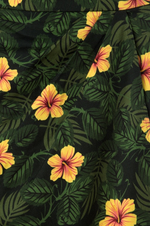 Collectif Clothing - Kala Tropical Hibiscus Sarong Skirt Années 50 en Noir 4