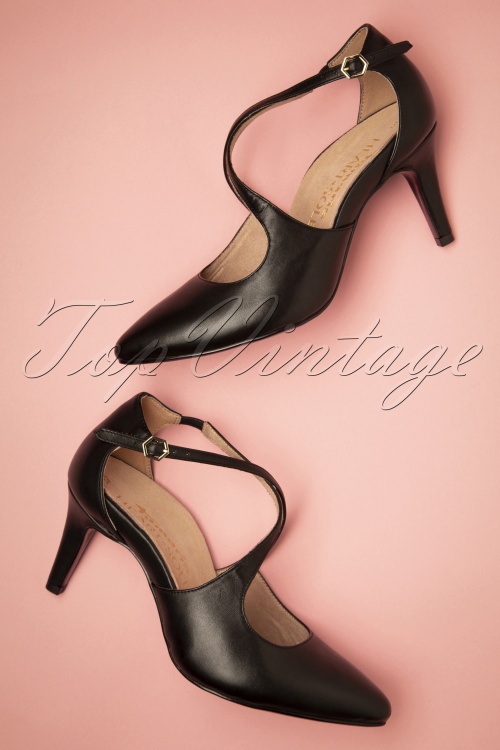 Tamaris - 50s Pointy Leather T-Strap Pumps in Black