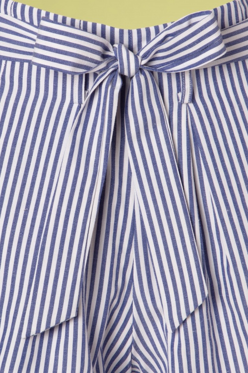 Louche - Soren Chambray Stripes Tie Shorts in Blau und Weiß 3