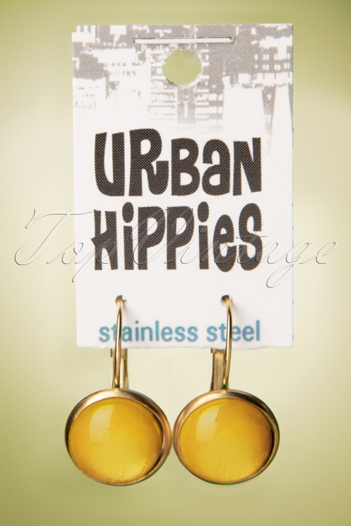 Urban Hippies - 60s Shiny Shell Earrings in Pink