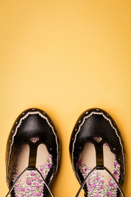Bettie Page Shoes - Birdie T-Strap Pumps Années 50 en Noir 2