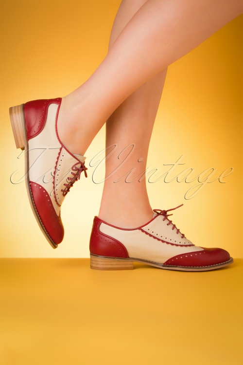 La Veintinueve - 60s Simone Oxford Shoes in Beige and Red 3