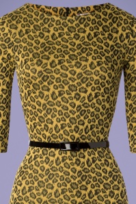 Vintage Chic for Topvintage - Therrie Bleistiftkleid mit Leopardenmuster in Senfgelb 3