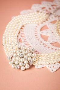 Lovely - 50s Audrey Pearl Set in Silver and Cream 5