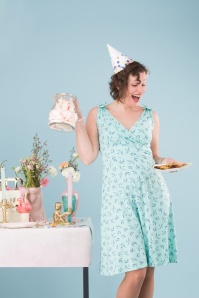 Topvintage Boutique Collection - Das Janice Swallow Dress in Mint und Navy 6