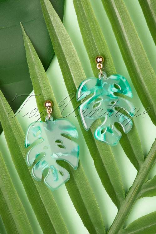 Louche - 70s Tortoise Leaf Earrings in Green