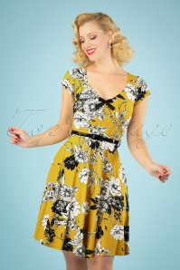 Topvintage Boutique Collection - Kylie Floral Swing Dress Années 50 en Moutarde