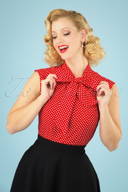 Retrolicious - Heart Dot Bow Top in rood en wit