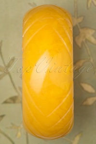 Splendette - TopVintage Exclusive ~ 50s Lemon Wide Carved Bangle in Yellow 3