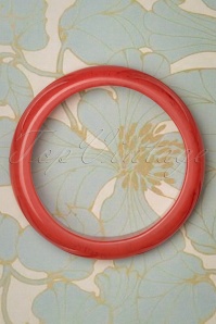 Splendette - TopVintage Exclusive ~ 50s Tropical Punch Carved Bangle in Red 2