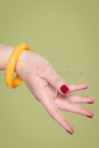 Splendette - TopVintage Exclusive ~ 50s Lemon Midi Carved Bangle in Yellow