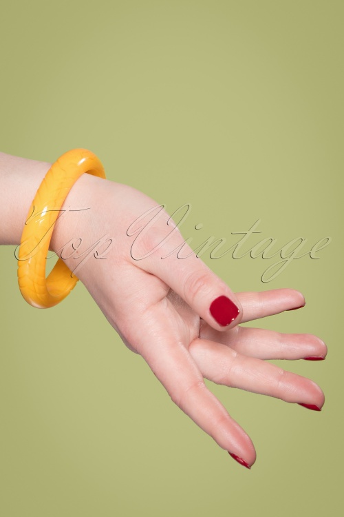 Splendette - TopVintage Exclusive ~ 50s Lemon Wide Carved Bangle in Yellow
