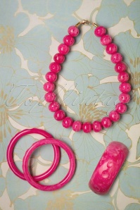 Splendette - TopVintage Exclusive ~ 50s Candy Narrow Carved Bangles Set in Pink 4
