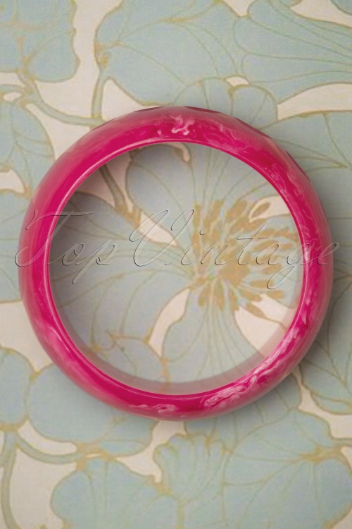 Splendette - TopVintage Exclusive ~ 50s Candy Wide Carved Bangle in Pink 3