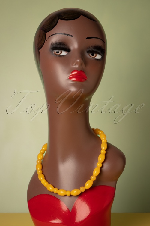 Splendette - TopVintage Exclusive ~ 50s Lemon Carved Beaded Necklace in Yellow 2