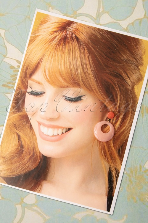 Splendette - TopVintage Exclusive ~ 50s Drop Earrings in Pale Peach 2