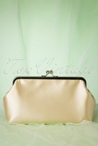 Lovely - Audrey Pearl Clutch in Creme 6