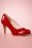 Zapatos de tacón de laca Bernice de los años 50 en rojo chili