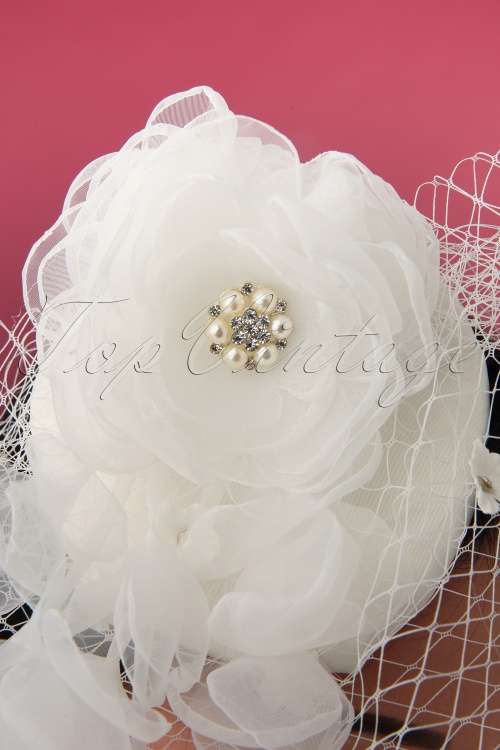 Lovely - 50s Audrey Birdcage Veil Hat in Ivory 2