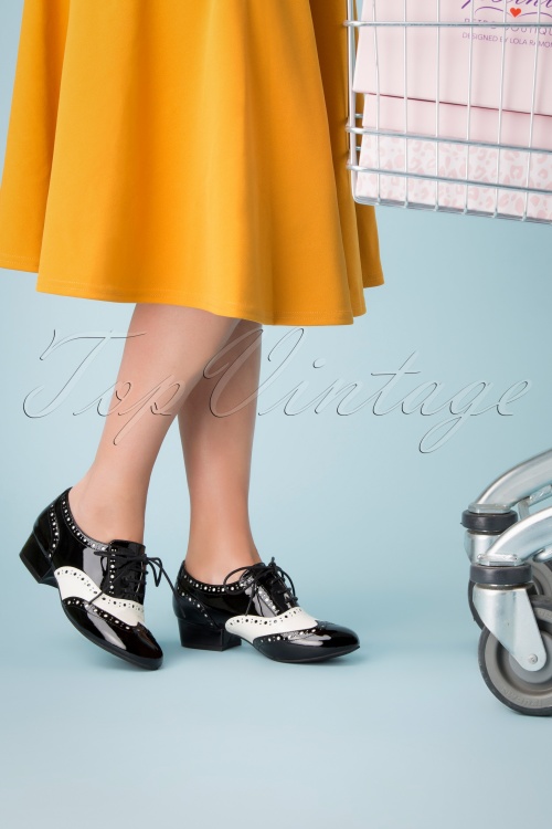 Lola Ramona ♥ Topvintage - 50s Alice Step Up Patent Brogues in Black and Cream  4