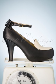 Lola Ramona ♥ Topvintage - 50s Angie Grow A Back Bow Pumps in Black and Cream  4