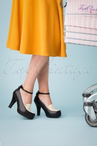 Lola Ramona ♥ Topvintage - 50s Angie Grow A Back Bow Pumps in Black and Cream  3