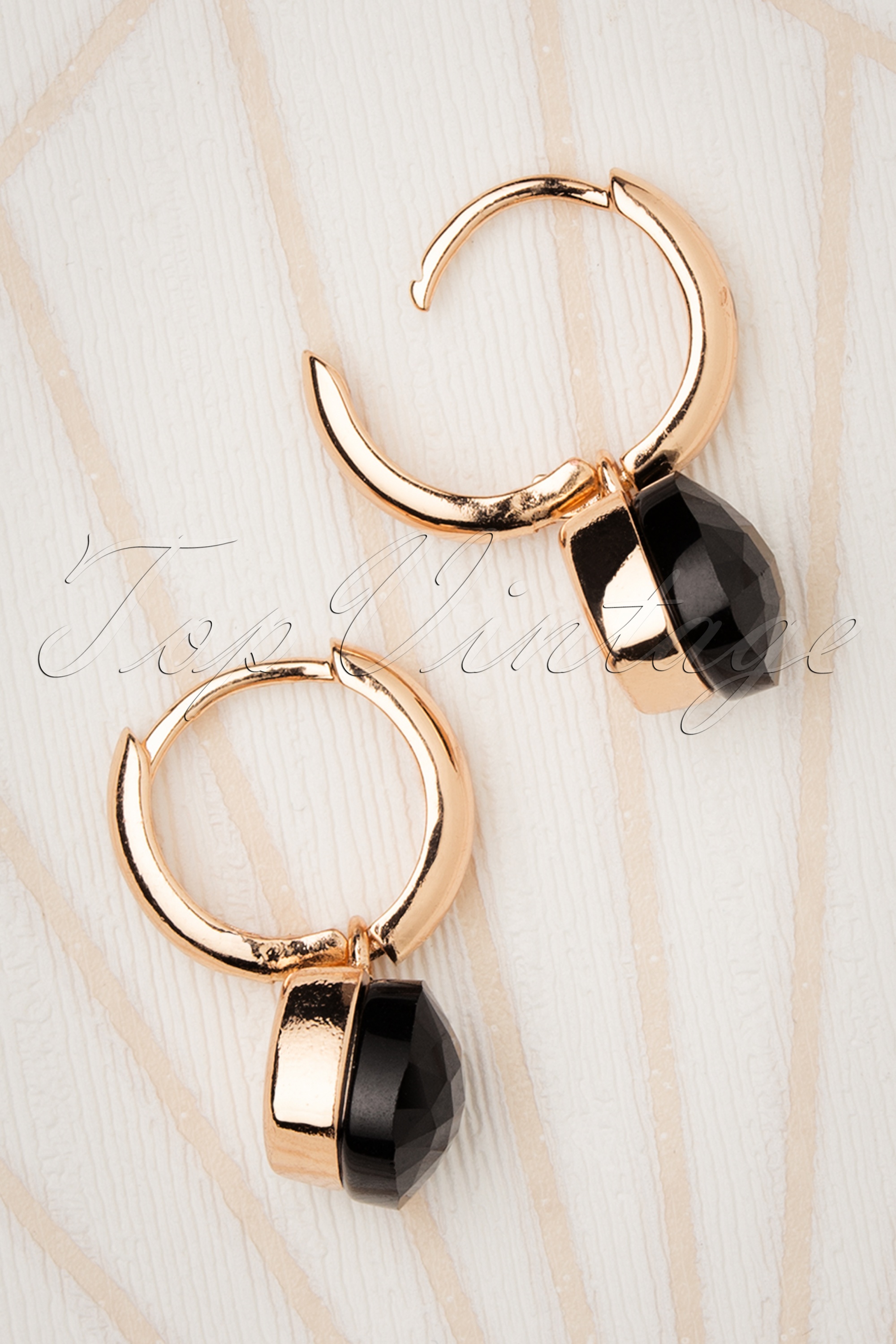 Day&Eve by Go Dutch Label - Eleanor oorbellen in zwart en goud 3