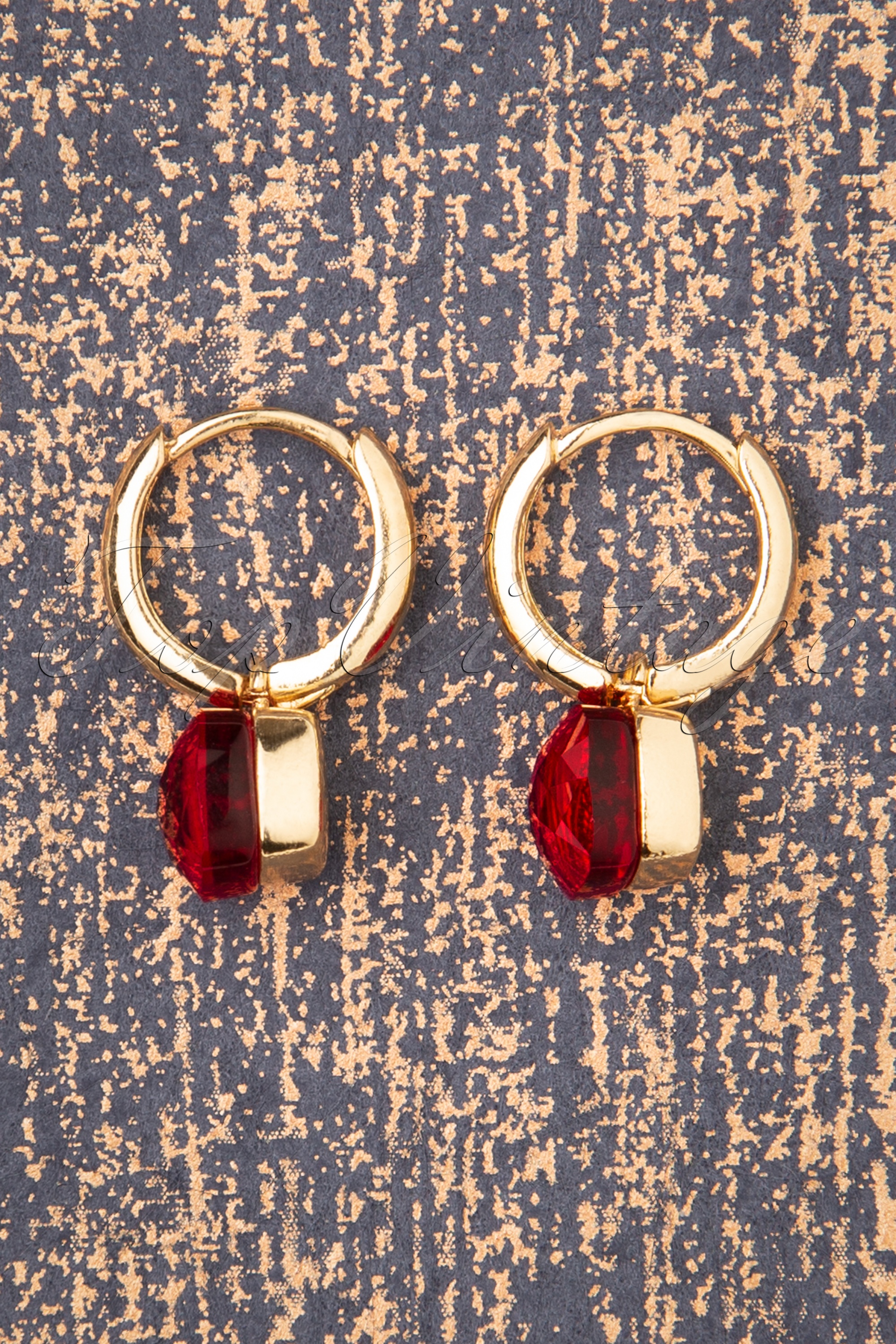 Day&Eve by Go Dutch Label - Eleanor oorbellen in rood en goud 3