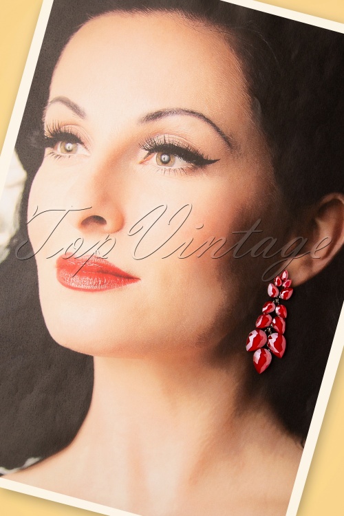 Day&Eve by Go Dutch Label - 50s Lorraine Leaf Earrings in Red 2