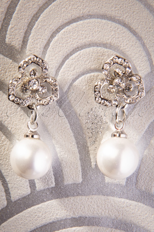 Topvintage Boutique Collection - Pearl Bloom oorbellen in zilver