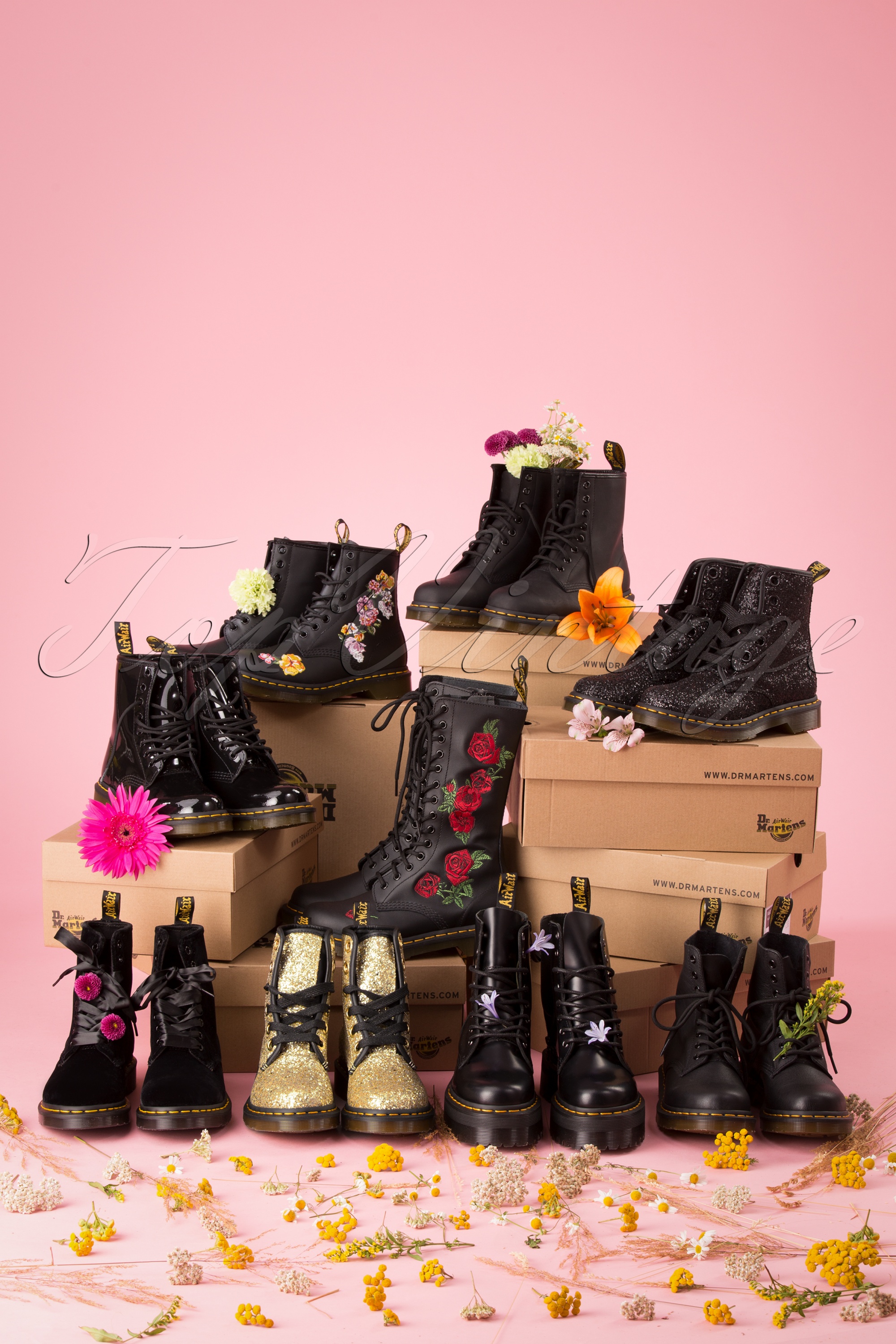 Rose Dr Martens Vonda Ankle Boots Dr Martens 1460 Vonda Black