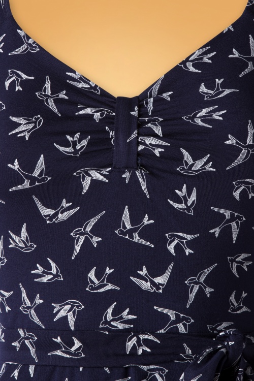 Topvintage Boutique Collection - Fabienne Swallow Swing Dress Années 50 en Bleu Marine 4