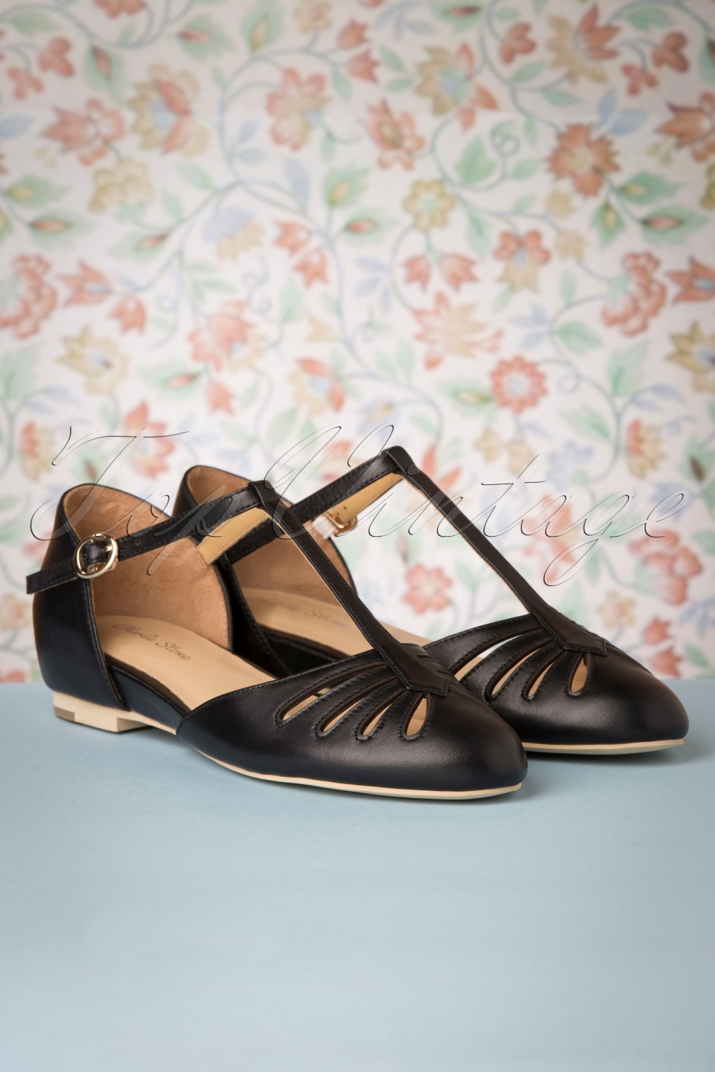 t strap flats black