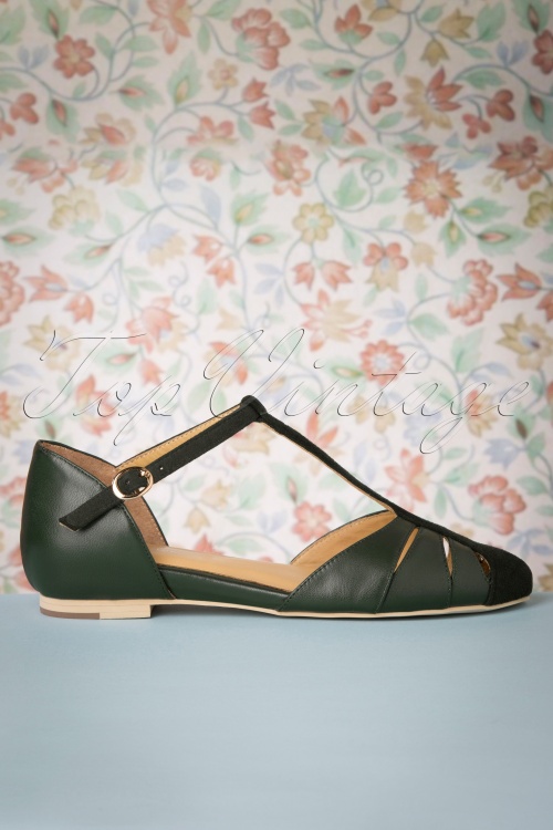Charlie Stone - Toscana Flache Schuhe mit T-Strap in Dunkelgrün 3