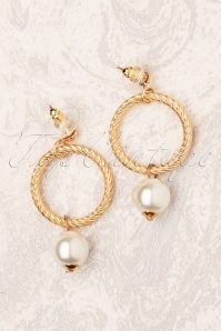 Darling Divine - 50s Oh My Pearl Earrings in Gold 3