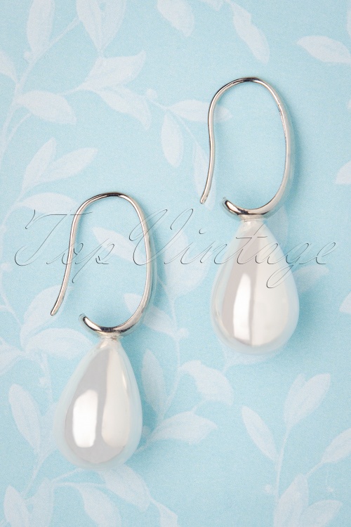 Darling Divine - 50s All About The Pearl Drop Earrings in Silver 3